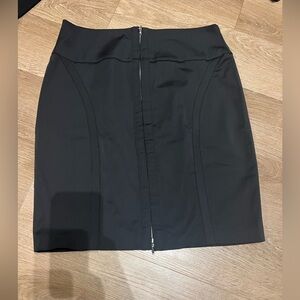 Kenar Black Front-Zip Contour Pencil Skirt